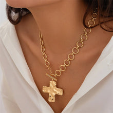 Load image into Gallery viewer, 18K Gold Plated Hammered Cross Link Necklace